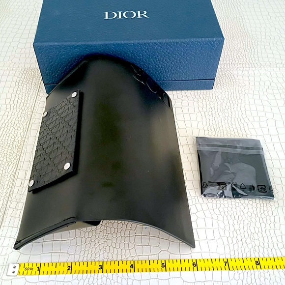 Newest Design Hi-End DIOR LEATHER Glass Case with Cloth (Large) - Picture 12 of 12